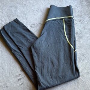 Black High-Waist Leggings with Contrast Stitching